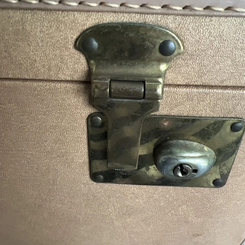 Vintage JC Higgins Train Cosmetic Beauty Traveling Case Mirror, 40's-50's Solid